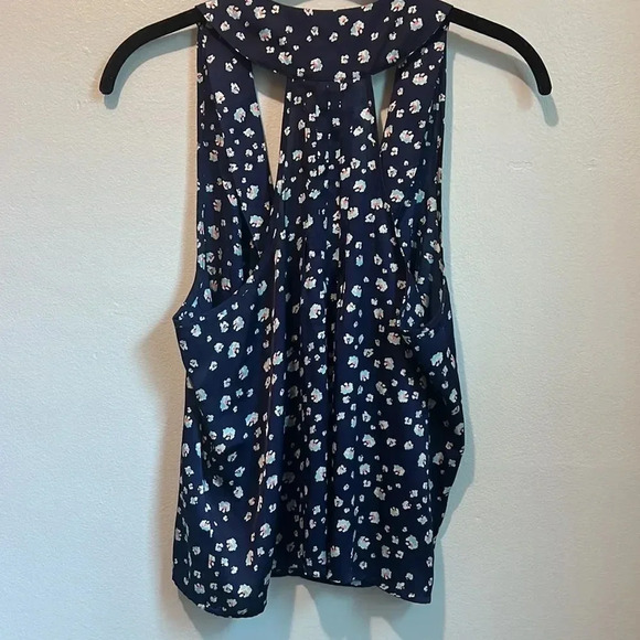 I love h81 forever 21 navy silky floral print top women’s medium - Picture 4 of 6